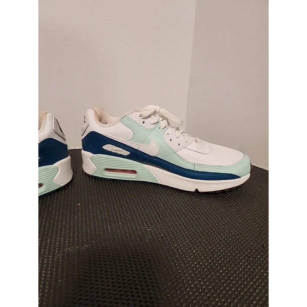Size 7Y (GS) - Nike Air Max 90 Low Green - Picture 6 of 10